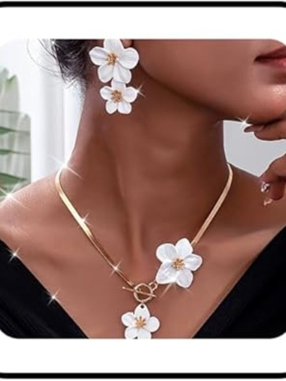 Vintage Look Flower Necklace and Earring Set White Stunning Wedding Prom